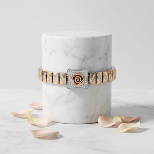 Elegante Pulsera de Eslabones en Tono Oro Rosa con Diseño Geométrico Texturizado y Centro Decorativo para Mujer, Joyería de Moda - Product Image 4