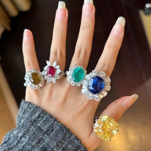 Bague de Fête et de Mariage Tendance en Or 14k/18k Personnalisée avec Pierres Précieuses de Laboratoire 1-5 carats Serties à Griffes : Émeraude Paraiba, Rubis Bleu Royal et Rubis Sang de Pigeon - Product Image 1