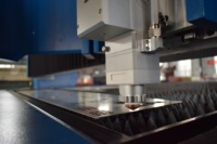 Machine de découpe laser à fibre industrielle pour tôles métalliques 1500x3000mm, découpeuse laser CNC