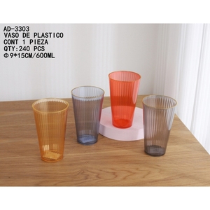 Vaso de Plástico de 600 ml para Bebidas, Elegante y Duradero - Product Image 1