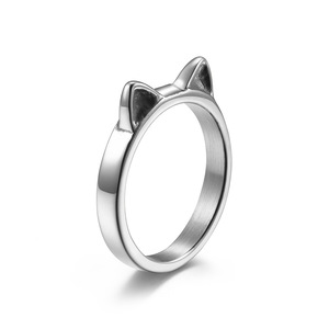 Anillo de acero de titanio con orejas de gato para mujer, bonito regalo de joyería con forma de animal - Product Image 1