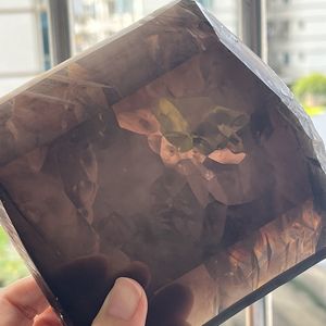 Pierre brute synthétique de cristal fumé clair pour la découpe de pierres précieuses - Product Image 2