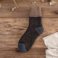 Chaussettes en laine pour hommes de haute qualité personnalisées, épaisses et chaudes pour l'hiver, chaussettes en laine mérinos pour hommes, chaussettes épaisses en tissu éponge pour l'extérieur, vente en gros