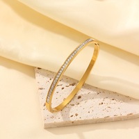 Fabrieksgroothandel grensoverschrijdende waterdichte, niet-verblekende roestvrijstalen diamanten luxe trendy dames armband verguld met 18K goud