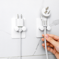 Porte-objets mural en plastique carré pour la maison, design minimaliste, auto-adhésif, antidérapant, résistant à la rouille, forte capacité de charge
