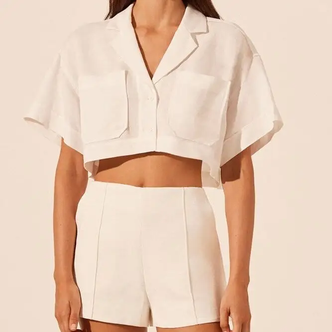Оптовая продажа льняная Женская белая рубашка с V-образным вырезом с коротким рукавом Повседневная рубашка для женщин