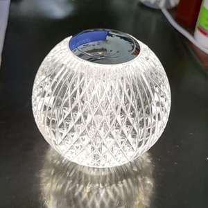 Nuevo diseño creativo bola de cristal recargable habitación dormitorio Luna atmósfera LED pequeña Luz de noche - Product Image 4