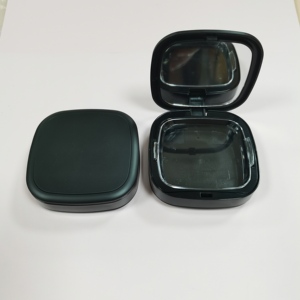 Estuche compacto cuadrado negro mate vacío para polvos prensados con espejo e inserto de borla, contenedor de plástico para base de maquillaje y colorete. - Product Image 2