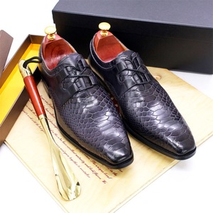 Zapatos Formales de Negocios Casuales de Cuero Genuino para Hombre, Estilo Moderno, Completos con Zapatos de Cuero para Usar en Conjunto - Product Image 1