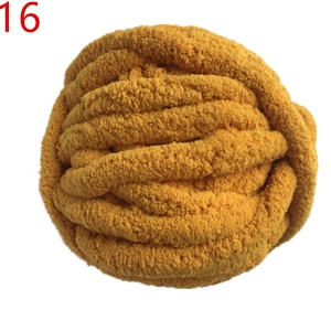 Fil chenille végétalien épais Bernat Design en gros, 7 Jumbo, 28 yards, pour couverture, écharpe, lit pour chien et chat - Product Image 4
