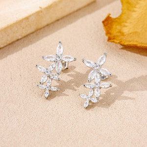 FUAMAY, venta al por mayor, <span class=keywords><strong>pendientes</strong></span> <span class=keywords><strong>de</strong></span> flores <span class=keywords><strong>de</strong></span> circón <span class=keywords><strong>de</strong></span> Plata <span class=keywords><strong>de</strong></span> Ley 925 <span class=keywords><strong>de</strong></span> lujo, <span class=keywords><strong>pendientes</strong></span> <span class=keywords><strong>de</strong></span> escalada <span class=keywords><strong>de</strong></span> flores <span class=keywords><strong>de</strong></span> circón plateados en <span class=keywords><strong>oro</strong></span> <span class=keywords><strong>de</strong></span> 18 quilates - Product Image 4