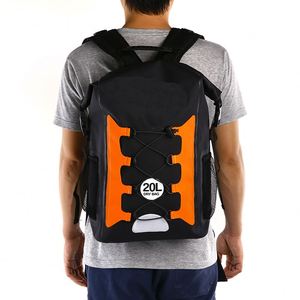 <span class=keywords><strong>Sac</strong></span> à <span class=keywords><strong>dos</strong></span> pour femmes léger 25L-<span class=keywords><strong>60L</strong></span> Roll Top Dry Bag 500D PVC Tarpaulin Waterproof Open pour les voyages en plein air Custom Logo Design - Product Image 4