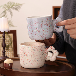 Taza de Cerámica con Diseño Moteado, Asa en Forma de Pétalo, Acabado Mate, para Desayuno, Café, Té, Estilo Minimalista, Idea de Regalo - Product Image 2