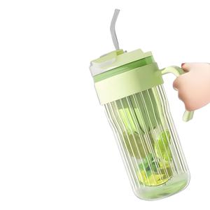 Tasse à eau en paille de <span class=keywords><strong>verre</strong></span> de grande capacité avec poignée Séparateur de thé de bureau haute apparence Tasse impressionnante de glace Bully pour thé café - Product Image 5