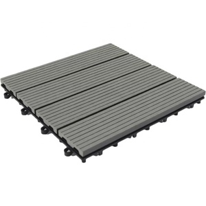 Baldosas de Madera Plástica WPC Entrelazadas Cuadradas de 300*300*28mm, Personalizadas y Reforzadas, para Terraza de Jardín, Impermeables y Antideslizantes - Product Image 3