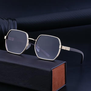 แว่นกันแดดสไตล์ยุโรปอเมริกันสำหรับผู้ชายกรอบสีดำเลนส์พีซีป้องกันรังสียูวี 400 ระดับ 2 แว่นกันแดดสไตล์การขับขี่ - Product Image 3