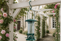 Mangeoire à oiseaux compacte en tube avec poignée de suspension, plusieurs ports pour graines, perchoirs, design antique, écologique, pour la décoration de patio, jardin et cour