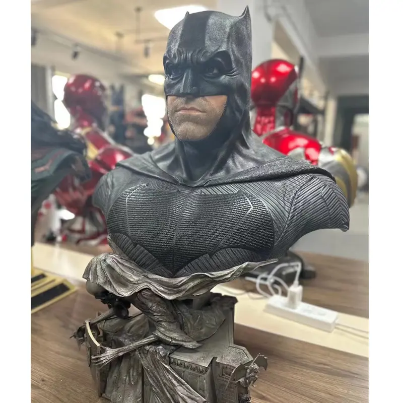 Il cavaliere oscuro si alza il busto batman scultura decorazione per interni in fibra di vetro figura marvel statua stampo per bambini collezione di giocattoli regalo