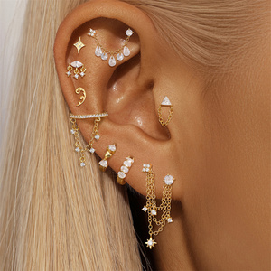 Pendiente de cartílago con rosca interna de plata de ley S925 chapada en oro, parte trasera plana, para perforación, venta al por mayor - Product Image 1