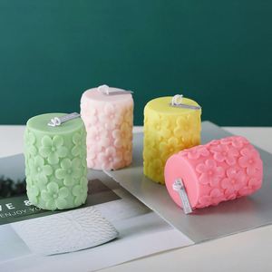 Velas Aromáticas Cilíndricas con Flores en Relieve 3D, Velas Artísticas Bonitas para Decoración del Hogar, Rosa, Verde, Amarillo - Product Image 2