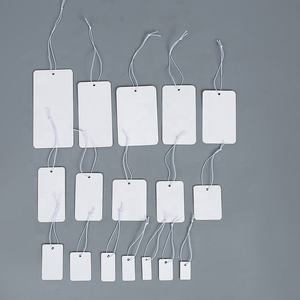 Etiquetas de plástico rectangulares para ropa, cortadas con láser y con cordón. - Product Image 1