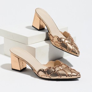 Tacones D'Orsay Dorados con Lentejuelas y Decoración de Pedrería, Punta Puntiaguda, Tacón Cuadrado, Deslizables, con Correa en el Tobillo, Zapatos de Moda - Product Image 3