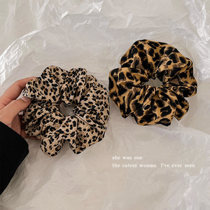 Coleteros con Estampado de Leopardo Estilo Euroamericano, Lindos Coleteros de Satén Doble con Puntos, Coleteros Femeninos, Accesorios para el Cabello al por Mayor de Fábrica - Product Image 3