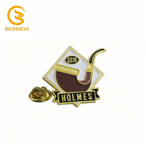 เข็มกลัดเคลือบแบบกำหนดเอง ลายเชอ<span class=keywords><strong>ร์</strong></span>ล็อก โฮล์มส์ 221B รูปทรงไปป์  เข็มกลัดโลหะส่วนตัว  ตกแต่งเสื้อผ้า ของที่ระลึก ของขวัญ - Product Image 1