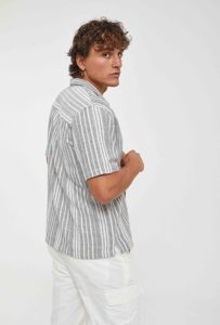 Camisa a rayas estructurada de algodón gris Empire elegante y cómoda para hombre con camisa de corte regular - Product Image 5