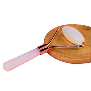 Ensemble d'outils de massage du visage avec logo personnalisé Rouleau de jade en cristal naturel et Gua Sha anti-âge et blanchissant pour le visage - Product Image 1