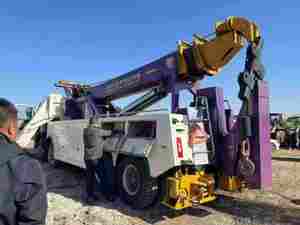 Camions de dépannage et de remorquage lourds Volvo 6X4 8x4 50 tonnes en bon état, à essence, à vendre en Afrique du Sud - Product Image 2