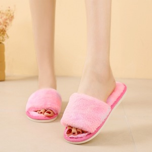 Tendance Mode 2022 Sandales Plates Confortables en Peluche à Bout Ouvert, Chaussons Chauds pour <span class=keywords><strong>Femme</strong></span>, Intérieur et Extérieur, Idéales pour la Plage - Product Image 2