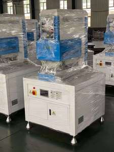 Machine automatique CNC horizontale pour le <span class=keywords><strong>nettoyage</strong></span> et le soudage des coins des cadres <span class=keywords><strong>PVC</strong></span>/UPVC, ligne de production de fenêtres et de portes - Product Image 5