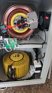 単相120v220v230v Svc 5kva 10 Kw 10kva 15kva20kva銅サーボモーター自動電圧レギュレータースタビライザー - Product Image 3