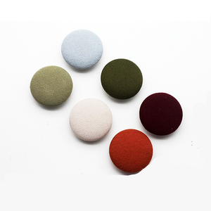 Phụ Nữ Vải Bao Phủ Satin Trim Nút Với Kim Loại Chân Nút Cho Trẻ Em Trẻ Em Quần Áo Đám Cưới Sản Xuất - Product Image 5