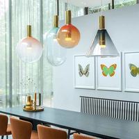 Nouveau lustre suspendu LED design nordique pour restaurant, bar, chambre à coucher, chevet, cône géométrique, boule de verre colorée, fer central