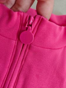 Ensemble d'<span class=keywords><strong>été</strong></span> <span class=keywords><strong>pour</strong></span> femmes <span class=keywords><strong>pour</strong></span> le salon Veste à manches courtes en coton avec fermeture éclair Logo imprimé personnalisé Vêtements sexy Y2k Vêtements de détente solides - Product Image 6