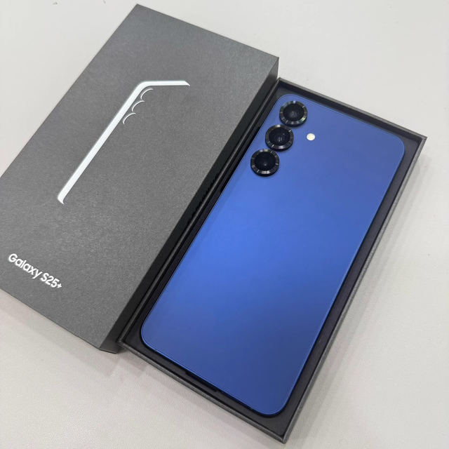 Wholesale for S25plus Unlocked 5G Smartphone 6.7" AMOLED Display 12GB RAM Octa Core CPU 108MP Rear Camera Android 15 40W