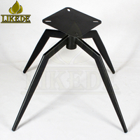 Plaque supérieure biseautée en acier métallique noir mat avec revêtement en poudre, rotative, avec base pivotante en forme d'araignée inclinée pour base de chaise de salle à manger
