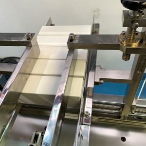 Machine de cartonnage électrique entièrement automatique PLC, moteur certifié CE pour les industries cosmétiques, alimentaires, chimiques, boîtes en carton - Product Image 2