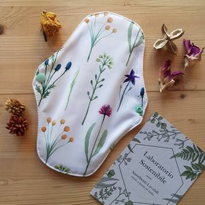 Assorbenti Igienici Lavabili Laboratorio Sostenibile, Assorbenza Regolare per Uso Diurno, Riutilizzabili in Tessuto, Made in Italy - Product Image 1