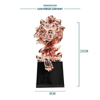 Trophée tête de lion en métal plaqué or rose Design sculptural dynamique Trophées en métal de style traditionnel