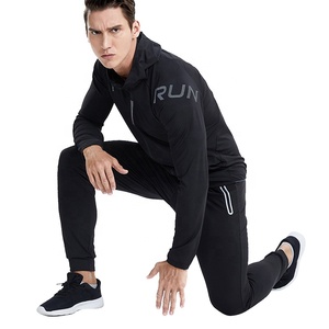 Dropshipping personalizado etiqueta privada poliéster reflectante bolsillo 2 piezas conjuntos cremallera Jogging chándal para hombres - Product Image 3