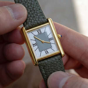 Montre-bracelet carrée rétro pour homme personnalisable CILOA, montre polyvalente pour le travail et les occasions décontractées - Product Image 1