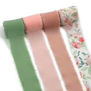 Ruban en mousseline de soie floral à bords effilochés et franges, fait main, idéal pour la décoration de Noël - Product Image 3