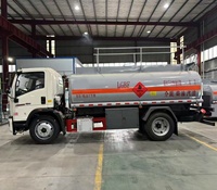 Camión Cisterna de Combustible Pequeño Sinotruk HOWO LHD/RHD de 5,000 Litros/7,000L para Reabastecimiento en Sitio