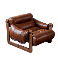 Fauteuil simple en bois massif de style nordique avec rembourrage en cuir ciré à l'huile Chaise de salon design vintage pour la maison