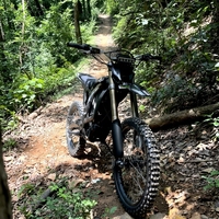Moto électrique tout-terrain Surron Ultra Bee 2026, moto électrique à couple élevé pour la conduite sur sentier