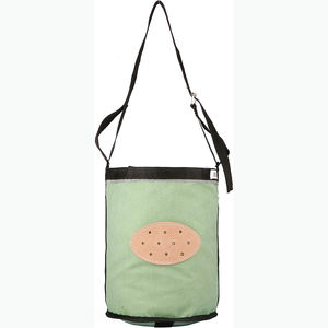 Échantillon gratuit Sac à foin pour chèvre Mangeoire à foin à alimentation lente Sacs à foin 600D en tissu Oxford avec anneau métallique et réglable - Product Image 1