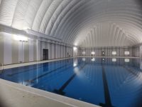 Structure de dôme gonflable en membrane PVDF imperméable pour piscines